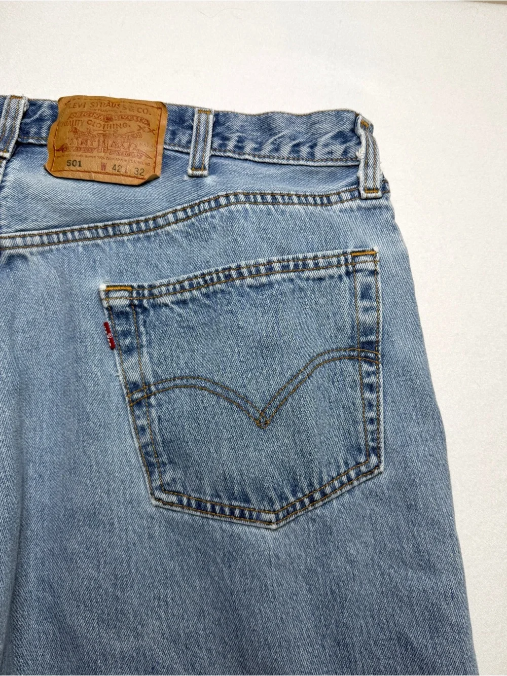1995 Levi's 501 Straight Button Fly Med Wash Actual Size 39 X 30 READ DESCRIP